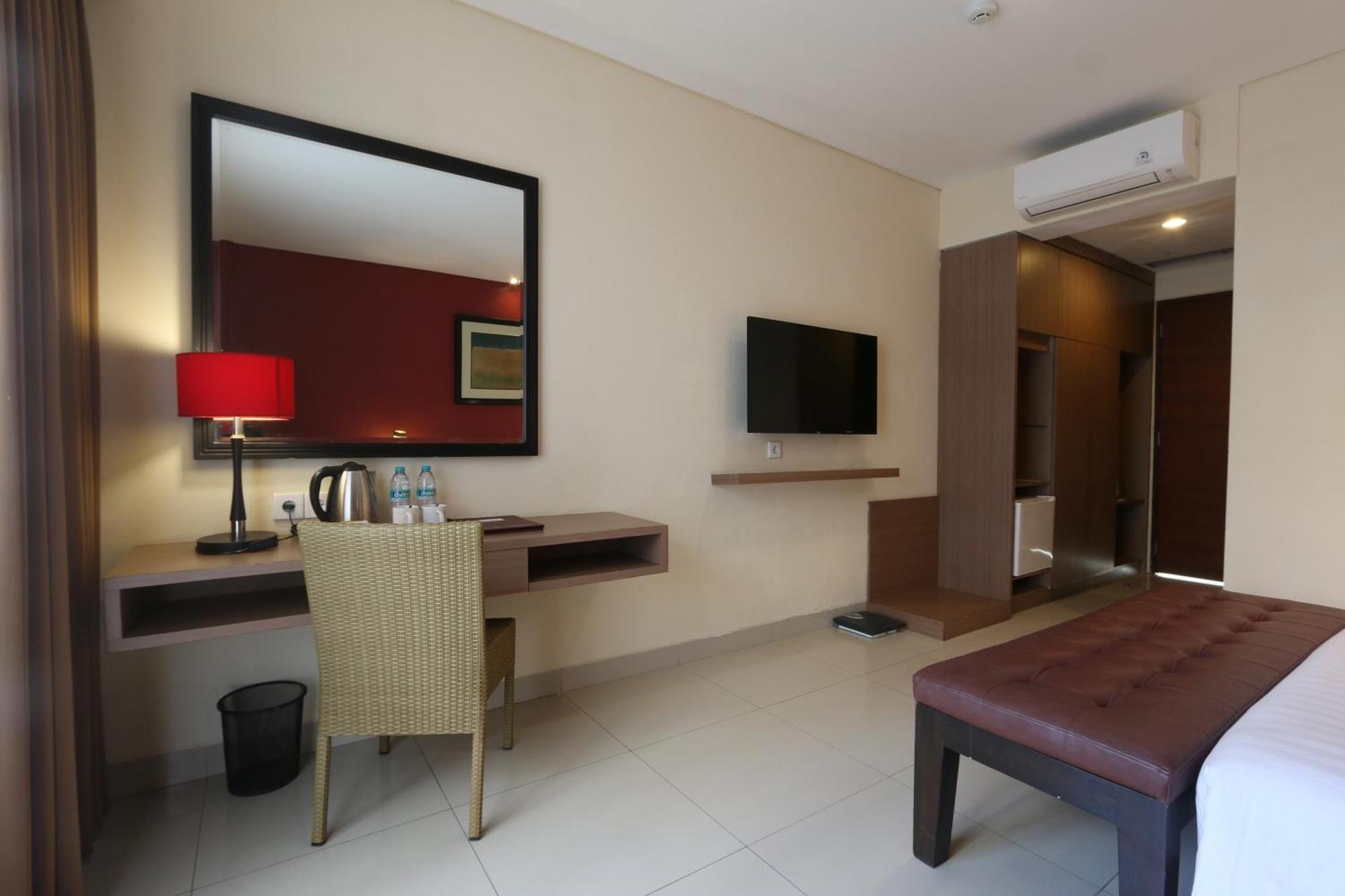 Grand La Walon Hotel Legian Exterior foto