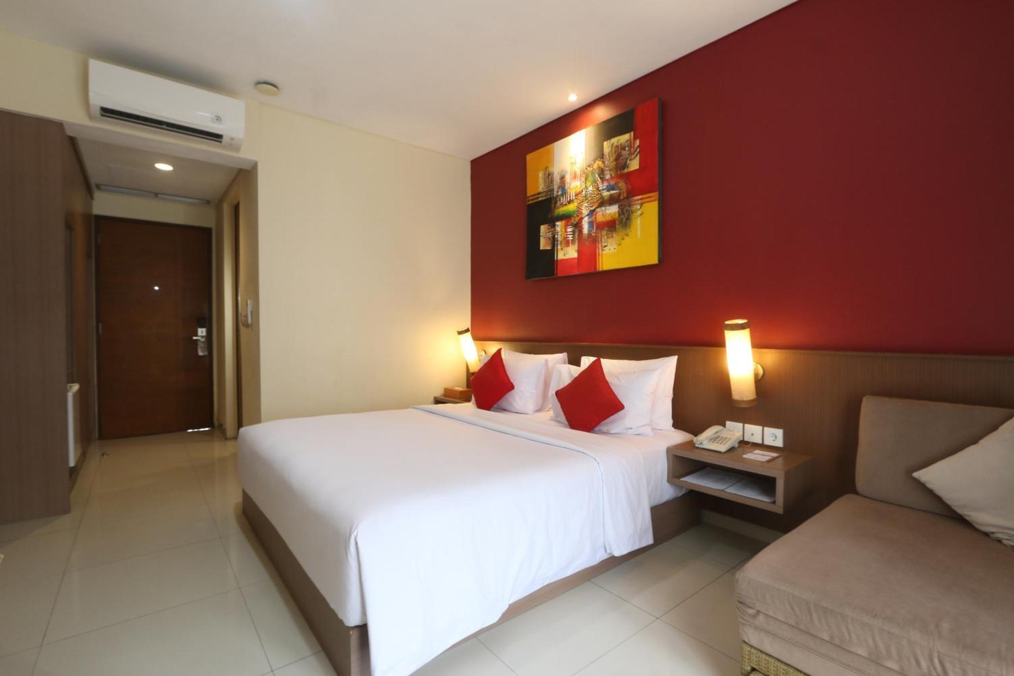 Grand La Walon Hotel Legian Exterior foto